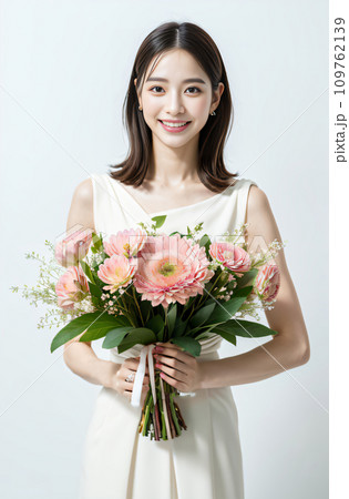 【女性モデル】花束を持つ女性12 ：AI生成画像 109762139