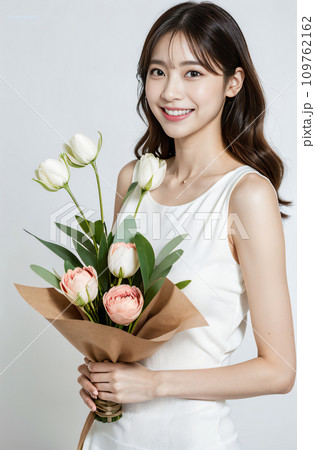 【女性モデル】花束を持つ女性10 ：AI生成画像 109762162