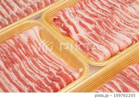 豚バラ肉（スライス） 109762205