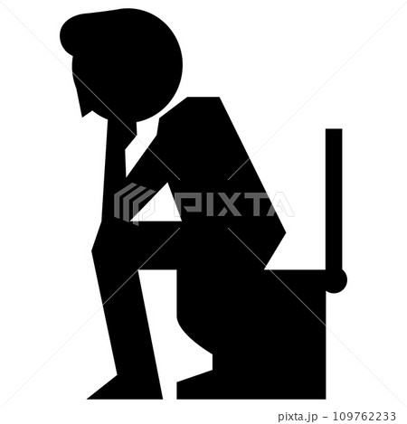 トイレで考える男性 109762233