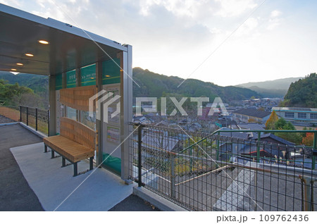 福岡県東峰村の日田彦山線BRT大行司駅バス乗り場からの見晴らし 109762436