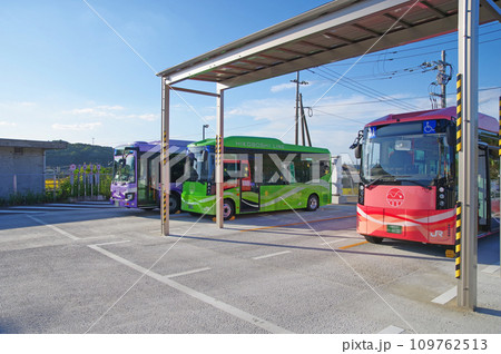 福岡県田川郡日田彦山線BRT添田駅に停まるひこぼしラインのバス 109762513