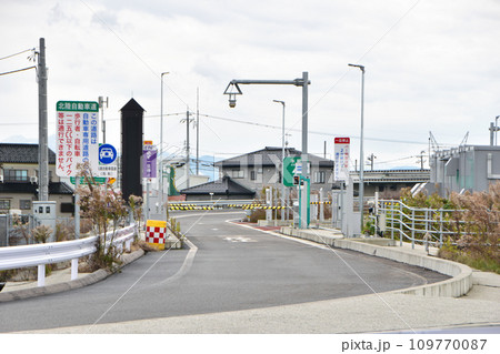 上市スマートICの入り口(富山県上市町) 109770087