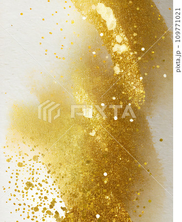 和紙に輝く金箔が貼られた背景デザイン（AI生成画像） 109771021