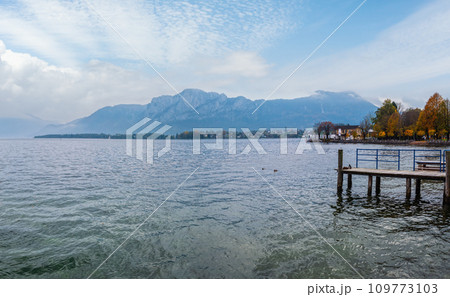 Autumn Alps mountain lake Mondsee view, Salzkammergut, Upper Austria. 109773103