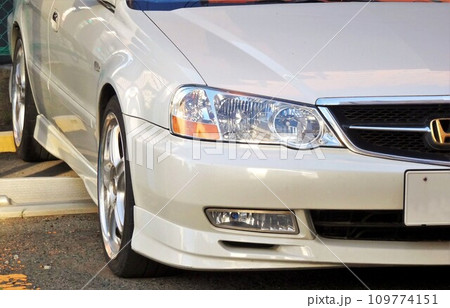 自動車イメージ　ホンダ・インスパイアのフロントマスク 109774151