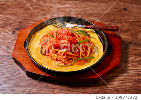 注)湯気は合成です。鉄板イタリアン、名古屋ナポリタン、名古屋めし、喫茶店メニュー、ナポリタン。 注)湯気は合成です。鉄板イタリアン、名古屋ナポリタン、名古屋めし、喫茶店メニュー、ナポリタン。 109775372