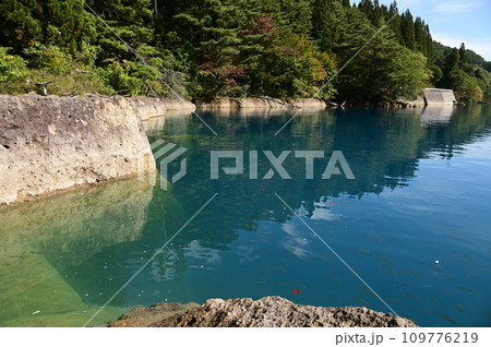 日本で一番深い湖　田沢湖 109776219