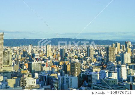 オリックス大阪本社ビル最上階から見た大阪市街地 109776713