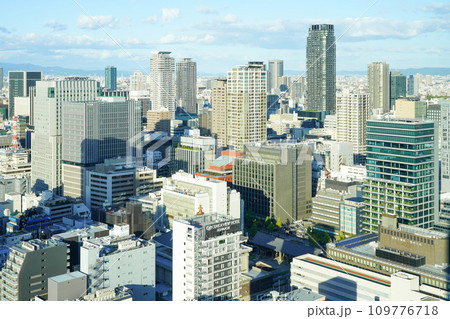 オリックス大阪本社ビル最上階から見た大阪市街地 109776718