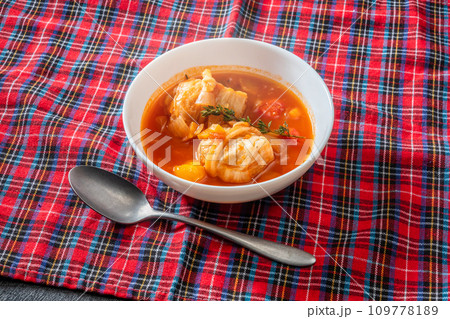 ロールキャベツ　stuffed cabbage rolls 109778189