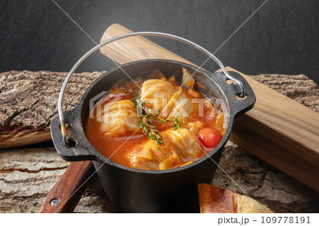 ロールキャベツ stuffed cabbage rolls ロールキャベツ stuffed cabbage rolls 109778191