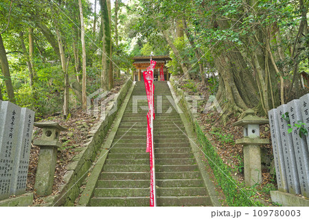 【帯石観音】 山口県大島郡周防大島町 【帯石観音】 山口県大島郡周防大島町 109780003