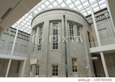 京都市京セラ美術館(京都市美術館)の光の広間 天の中庭 京都市京セラ美術館(京都市美術館)の光の広間 天の中庭 109780560