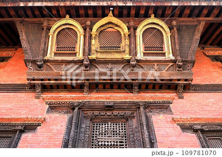 パタンのダルバール広場にある旧王宮 109781070