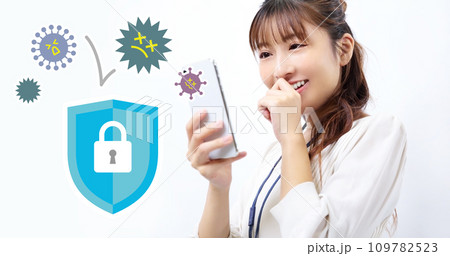 セキュリティによって守られているスマホのイメージ セキュリティによって守られているスマホのイメージ 109782523