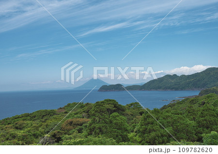 ふれあいパーク佐多から望む開聞岳 ふれあいパーク佐多から望む開聞岳 109782620