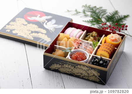 おせち料理 109782820