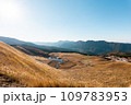 曽爾高原の壮大なススキ野原 109783953