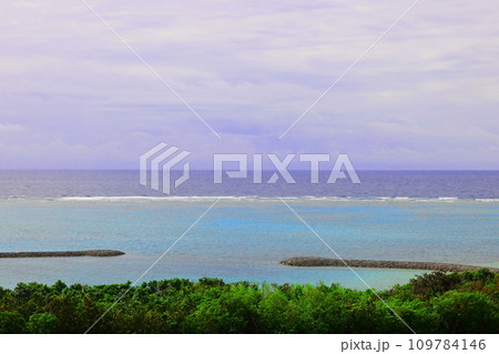 沖縄県石垣島のマエサトビーチ 109784146