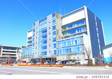 愛知県西尾市、西尾市役所の風景 愛知県西尾市、西尾市役所の風景 109785310