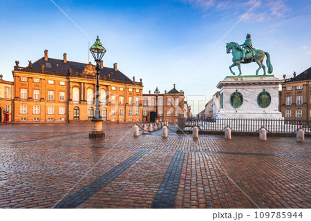 Copenhagen, Denmark. Morning sunrise light in Amalienborg Square. 109785944