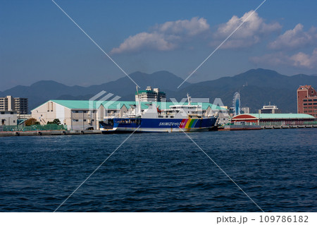 駿河湾　青い海と空 109786182