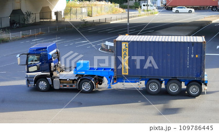 トレーラートラック イメージ トレーラートラック イメージ 109786445