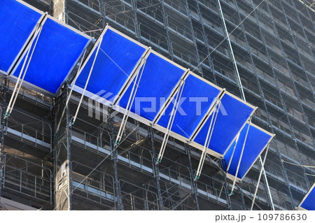 外部足場の落下防止器具（あさがお）　イメージ 109786630