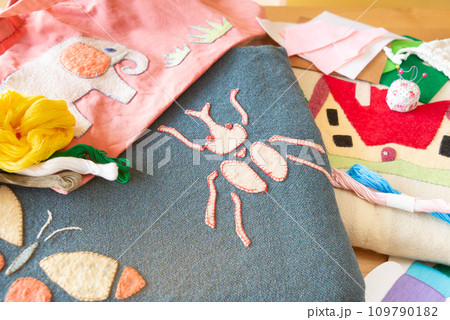 手提げバッグと座布団をハンドメイド　通園通学グッズ　入園準備 109790182