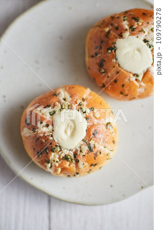 Cream Cheese Garlic Bread Cream Cheese Garlic Bread 109790278
