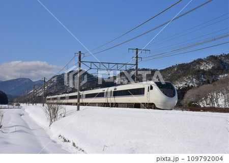 冬晴れの海道本線を行く 特急しらさぎ 冬晴れの海道本線を行く 特急しらさぎ 109792004