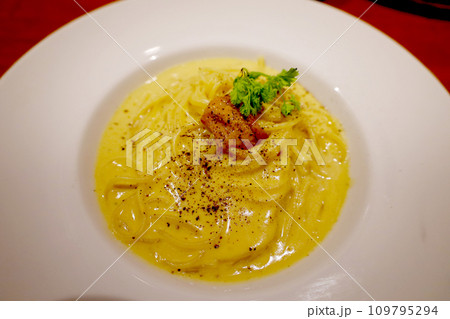 イタリアンレストランのウニのクリームソースパスタのランチ・ディナー（東京都千代田区） 109795294