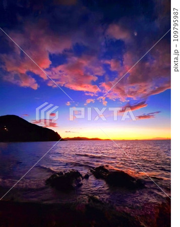 夕暮れの海 夕暮れの海 109795987
