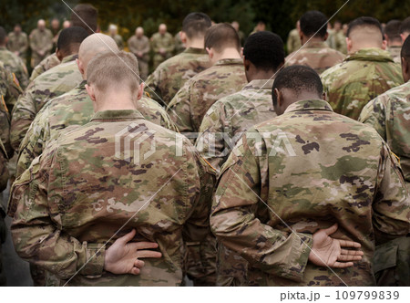 US soldiers. US army. US soldiers pray. Military of USA. Memorial day. 109799839