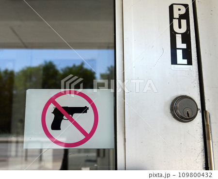 The Sign "No Gun" on the door in Chicago, IL 109800432
