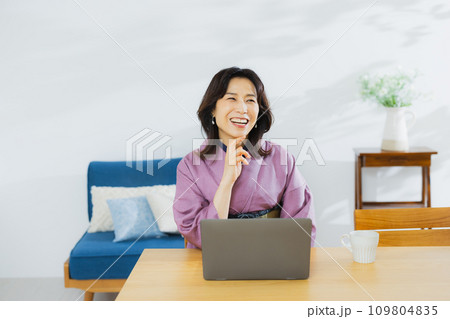 着物を着た女性 着物を着た女性 109804835