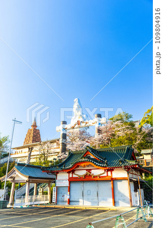 春日和に映える祈願スポット 久留米成田山(久留米市) 春日和に映える祈願スポット 久留米成田山(久留米市) 109804916