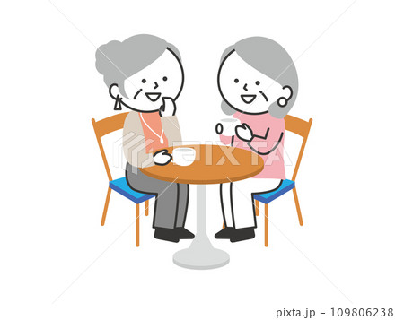 カフェでおしゃべりをするシニア女性の二人組 109806238