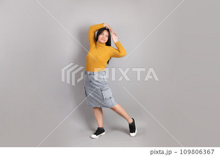 Southeast Asian Woman 109806367