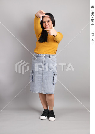 Southeast Asian Woman 109806636