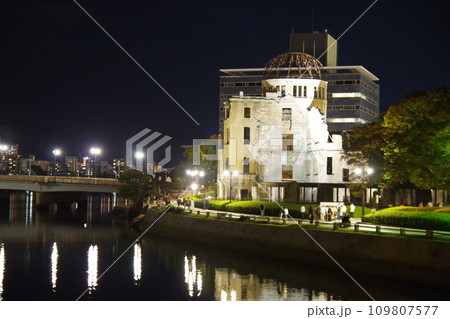 原爆ドーム夜景 109807577