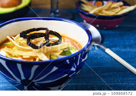 メキシコのスープ ソパ・タラスカ メキシコのスープ ソパ・タラスカ 109808572