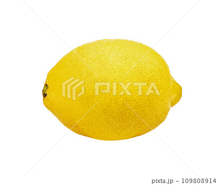Lemon isolated on white background 109808914
