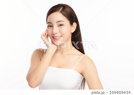 Beautiful young asian woman with clean fresh skin on white background, Face care, Facial treatment, Cosmetology, beauty and spa, Asian women portrait. 109809434