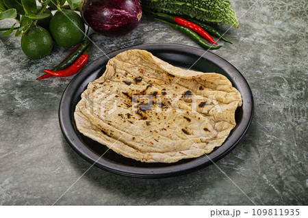Indian traditional tandori bread - Roti 109811935