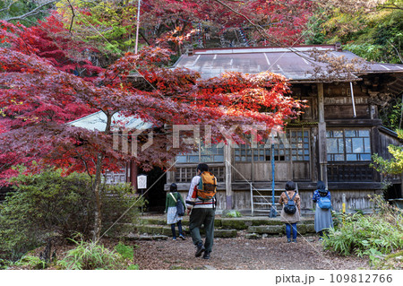 大山(神奈川県伊勢原市)　前不動堂 109812766