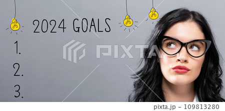 2024 goals with young businesswoman 109813280