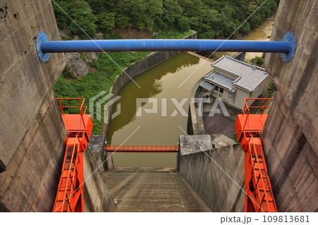 早出川ダムのラジアルゲート 早出川ダムのラジアルゲート 109813681