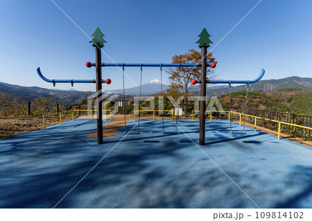 神奈川県立 山北つぶらの公園内の風景 神奈川県立 山北つぶらの公園内の風景 109814102